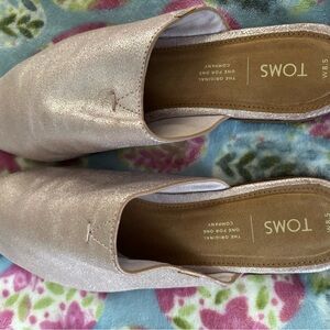 TOMS Women's Shimmering Pink Mules